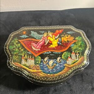 Russian lacquerware box are designed the flying carpet